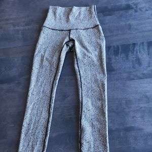 Herringbone printed Lululemon leggings